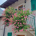 Casa Maria Lafinestrasulgarda Apartmán *