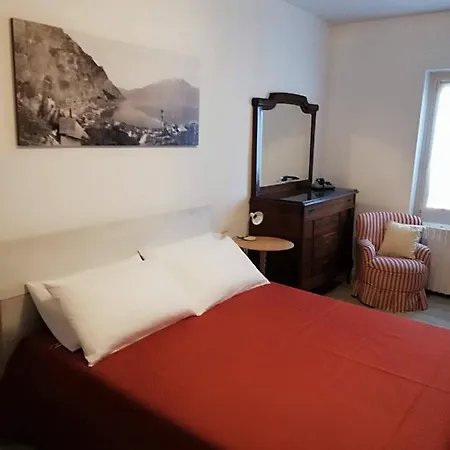 Casa Maria Lafinestrasulgarda Lejlighed *