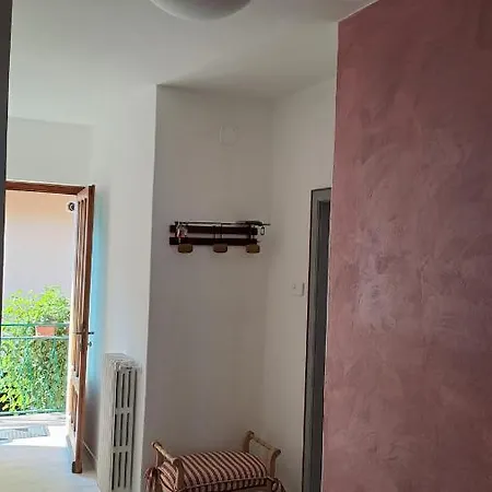 Casa Maria Lafinestrasulgarda Lejlighed