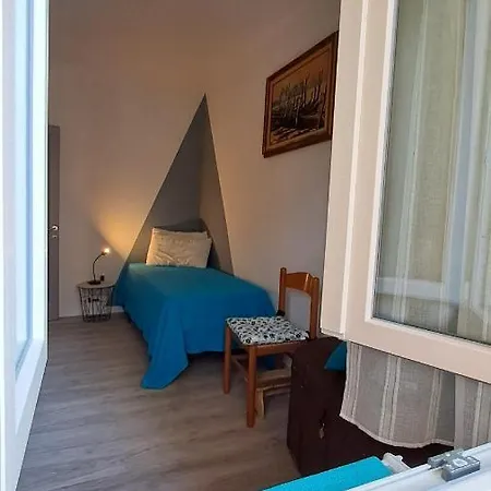 Casa Maria Lafinestrasulgarda Лимоне-суль-Гарда