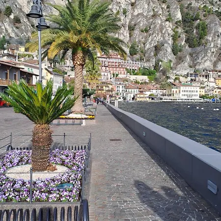 Casa Maria Lafinestrasulgarda Lejlighed
