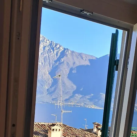 Apartmán Casa Maria Lafinestrasulgarda *